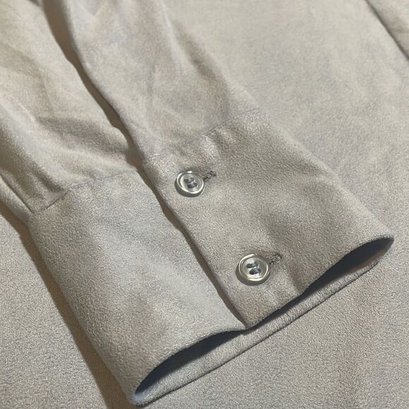 šChicoās-āvelvetābabyāblueĀ longāsleeve - Picture 3 of 8